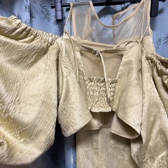 結婚式、2次会に薄い黄緑色のワンピースの画像