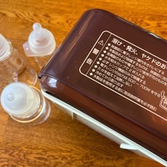 【セット販売】Combi 哺乳瓶用除菌ケース & 産院用ガラス瓶のピジョン 哺乳瓶2本の画像