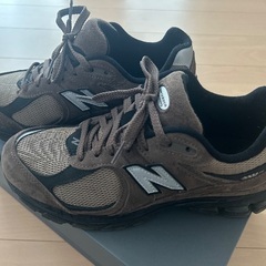 【直接渡しのみ】中古品 ニューバランス U2002R ブラウンの画像