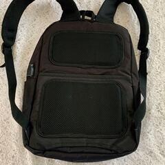 超大容量 バックパック　PC　充電　A4の画像