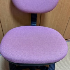 学習机の椅子の画像