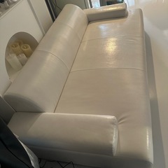 無料！本日取りに来れる方！代々木上原！大きめソファの画像