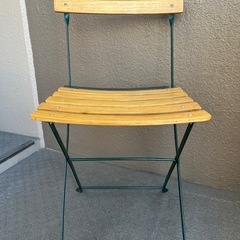 折りたたみ椅子の画像
