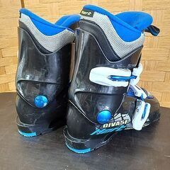 札幌【19.0cm ハート ジュニアスキーブーツ】DIVA5F アウトソール約230mm 2バックル 黒系色 HART Jrスキーブーツ スキー靴 北20条店の画像