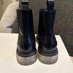 ZARA ブーツの画像