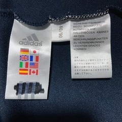 adidas 子供用 ジャージ 上着 ブラック×ブルー 130cmの画像