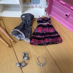 バービー　クローゼット　人形　服の画像