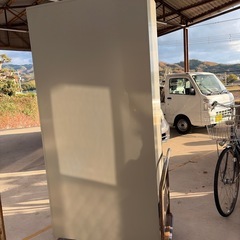 TOYOSTEELのスチール製の両開き書庫の画像