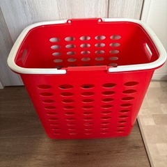 ランドリーバスケット レッド
の画像