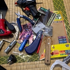 DIY用品・工具まとめ売り／棚作り・家具DIY向け／レザーパンチ付きの画像