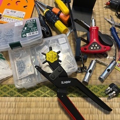 DIY用品・工具まとめ売り／棚作り・家具DIY向け／レザーパンチ付きの画像