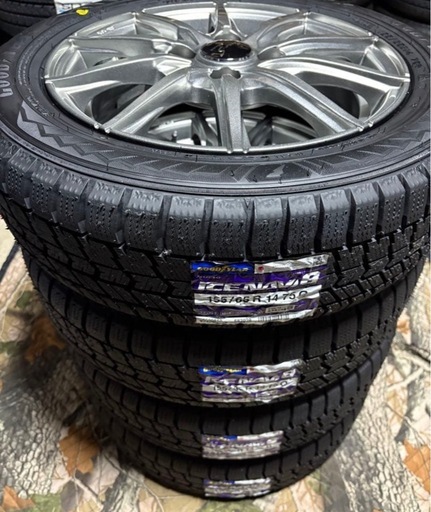 ㊴155/65R14 新品冬用タイヤと中古美品ホイールとナット付き