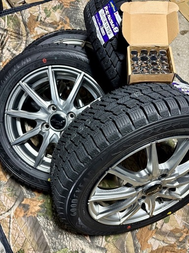 ㊴155/65R14 新品冬用タイヤと中古美品ホイールとナット付き