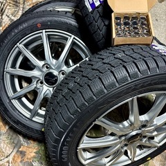 ㊴155/65R14 新品冬用タイヤと中古美品ホイールとナット付きの画像