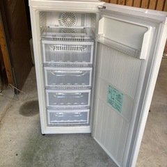 三菱　冷凍庫　121Lの画像
