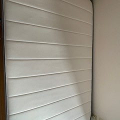 セミダブルのマットレスの画像