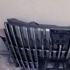 トヨタ エスクァイア (後期型) 純正 フロントグリル 事故無 破損なしの画像