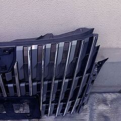 トヨタ エスクァイア (後期型) 純正 フロントグリル 事故無 破損なしの画像