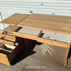学習机　パソコン机　勉強机　机　の画像