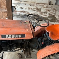 クボタトラクターの画像