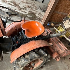 クボタトラクターの画像