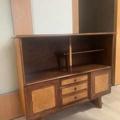 レトロな棚の画像