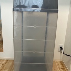 プラスチック衣装ケース２個の画像