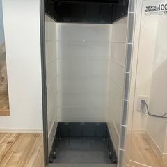 プラスチック衣装ケース２個の画像