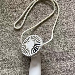 首掛け扇風機の画像
