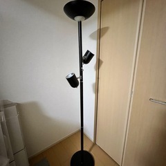 177cm スタンドライト／フロアライト 黒 スポット2灯付き 動作確認済みの画像