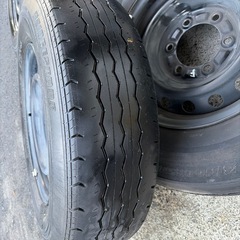 ハイエース 純正タイヤの画像