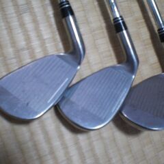 【ゴルフクラブ③】　アイアン3本　＆　クラブケースの画像