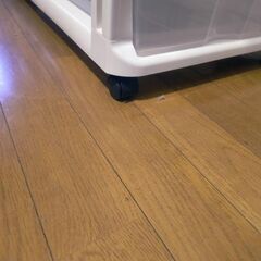 車輪付き押入れタンスの画像