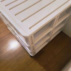 車輪付き押入れタンスの画像