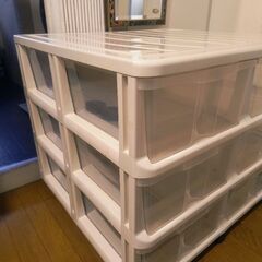 車輪付き押入れタンスの画像