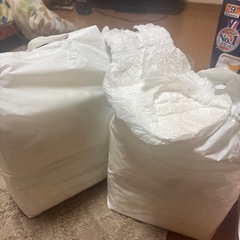 ‎𖤐 ̖́-‬値下げしました‎𖤐 ̖́-‬オムツ  .パッド5袋の画像