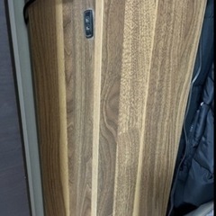 セミダブルマットとベッドフレームの画像