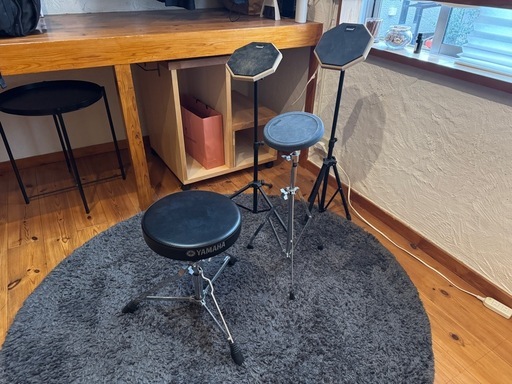 【一式セット】YAMAHAドラムスツール＆練習パッド3点（スタンド付）すぐに練習できます！