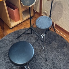 【一式セット】YAMAHAドラムスツール＆練習パッド3点（スタンド付）すぐに練習できます！の画像