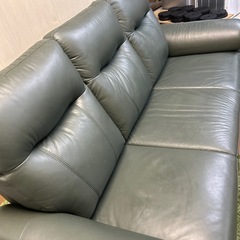 【リユース☆エコちょっぷ】美品☆RISAL合皮　3人掛け　ソファの画像