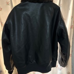 GU ウォームパデッドフライトジャケット　Lサイズ　メンズの画像