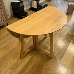 折りたたみ式　丸テーブルの画像