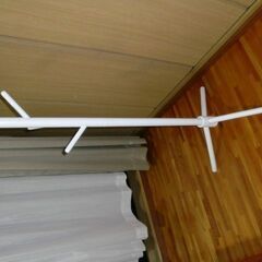 ポールハンガー 白　使用年数少ないの画像