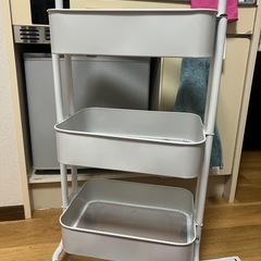 ホイール付き　棚　カートの画像