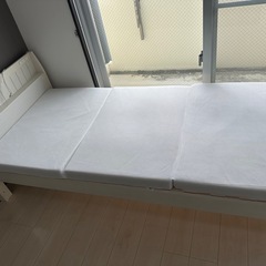 配達可【シングルベッド】クリーニング済【管理番号11412】金の画像