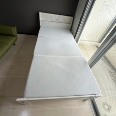 配達可【シングルベッド】クリーニング済【管理番号11412】金の画像