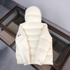 モンクレールダウンジャケット新品未使用の画像
