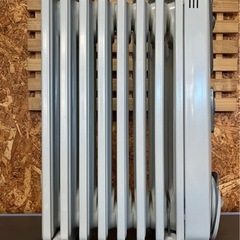 DeLonghiオイルヒーターHR030812FTの画像