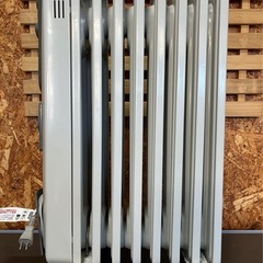 DeLonghiオイルヒーターHR030812FTの画像