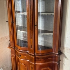 イタリア家具　飾り棚の画像